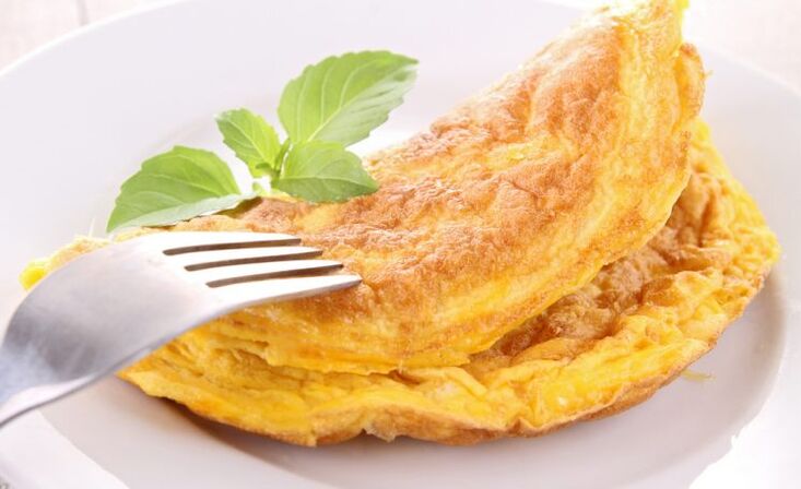Omelette sicín - mias chothaithe a cheadaítear le haghaidh gout